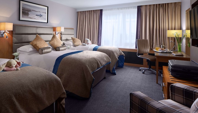 Radisson Blu Hotel & Spa, Limerick - Family Room