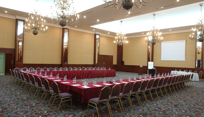 Radisson Blu Hotel, Tashkent - Grand Ball Room u-shape for conference