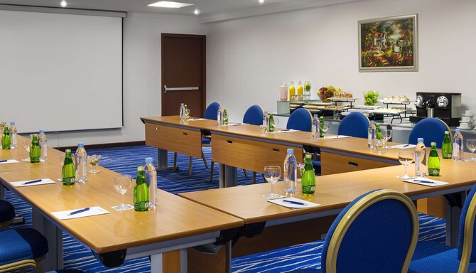 Radisson Blu Hotel, Yanbu - Meeting Room U-Shape