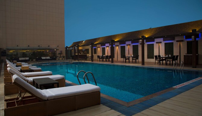 Radisson Blu Kaushambi Delhi NCR - Pool