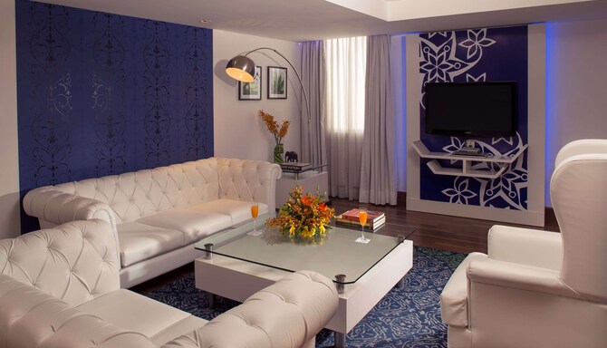 Radisson Blu Kochi - Presidential Suite Living Room