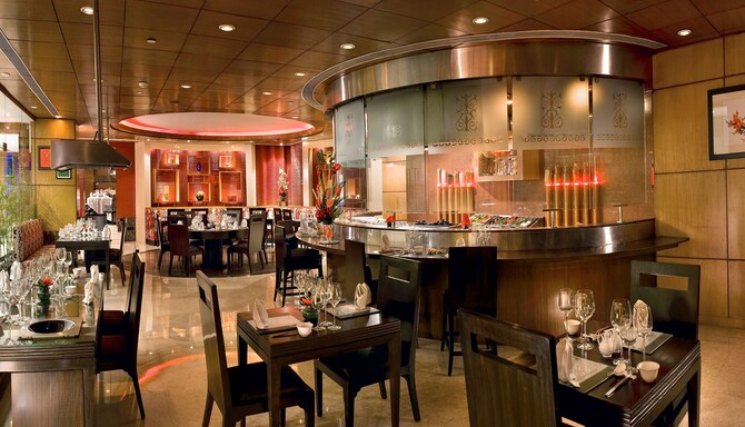 Radisson Blu MBD Hotel Noida - Restaurant