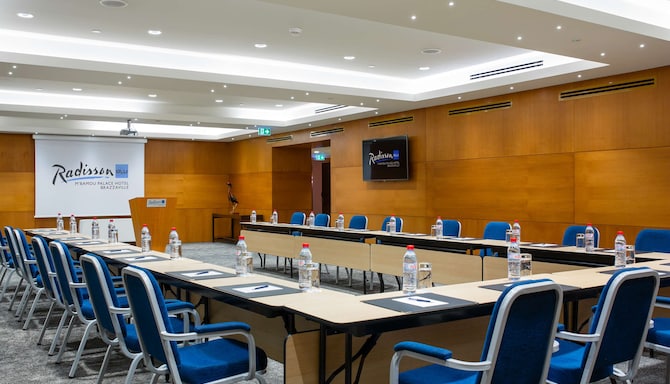 Radisson Blu Mand#39;Bamou Palace Hotel, Brazzaville - Meeting Room