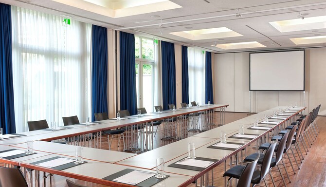 Radisson Blu Park Hotel Conference Centre, Dresden Radebeul – Konferenzraum – U-förmige Bestuhlung