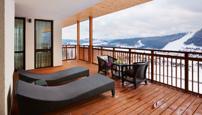 Radisson Blu Resort, Bukovel - Terrace Winter