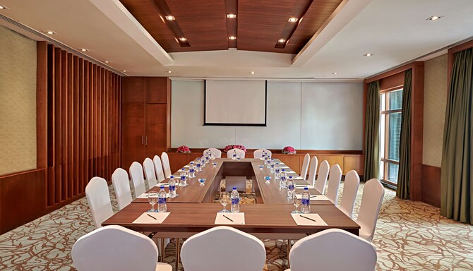Radisson Blu Resort & Spa - Alibaug, India - Oval Room