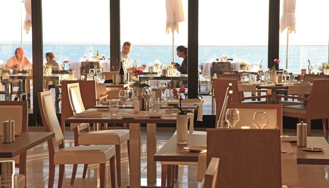Radisson Blu Resort and Spa, Ajaccio Bay - Restaurant A Muvra in-doors