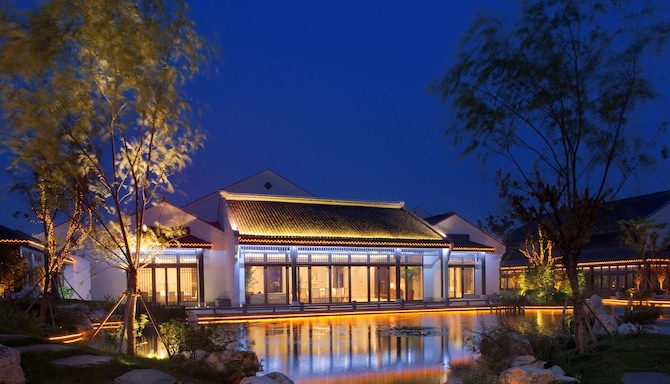 Radisson Blu Resort Wetland Park Wuxi - Exterior