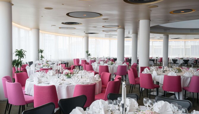 Radisson Blu Saga Hotel, Reykjavik - Meeting Room Dining Setup