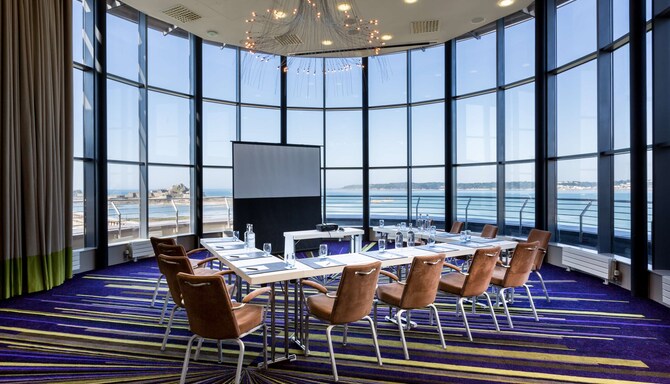 Radisson Blu Waterfront Hotel, Jersey - Salle de réunion Le Hocq, disposition en U