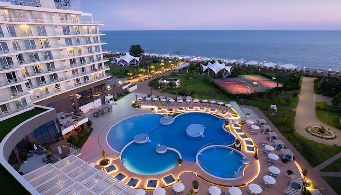 Radisson Collection Paradise Resort and Spa, Sochi - большой бассейн