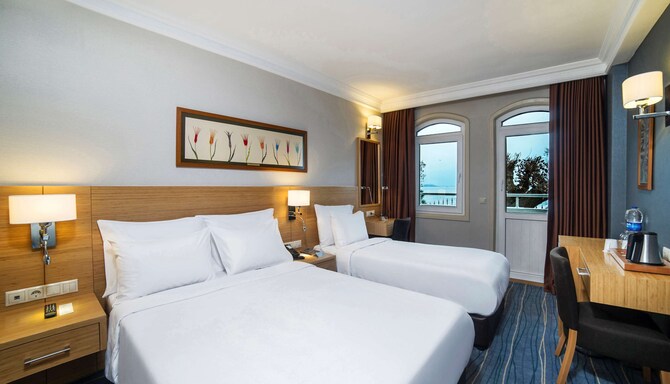 Radisson Hotel Istanbul Sultanahmet - Standard Room Sea View Balcony