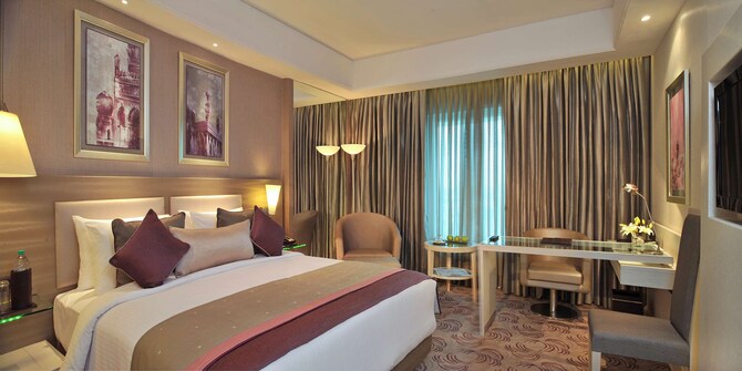 Radisson Hyderabad Hitec City - Executive Suite