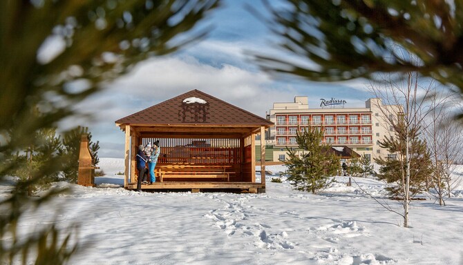 Radisson Resort, Zavidovo - Garden Barbecue in Winter