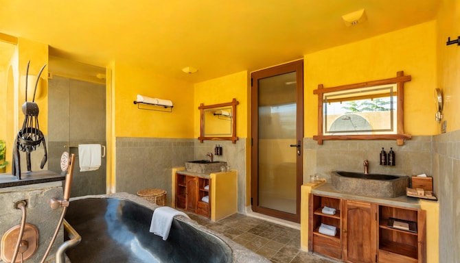 Aaramgah Jawai Resort & Spa, a member of Radisson Individuals Retreats - Villa Bathroom