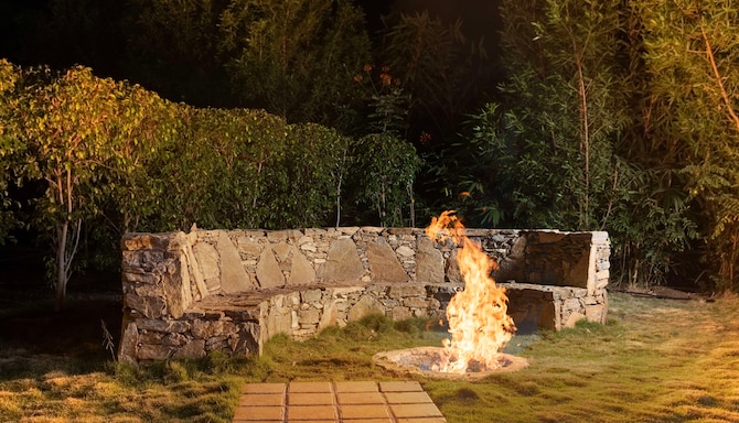 Aaramgah Jawai Resort & Spa, a member of Radisson Individuals Retreats - Villa Bornfire with outdoor seating