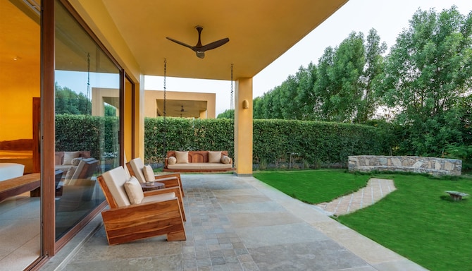 Aaramgah Jawai Resort & Spa, a member of Radisson Individuals Retreats - Villa Outside Sofa