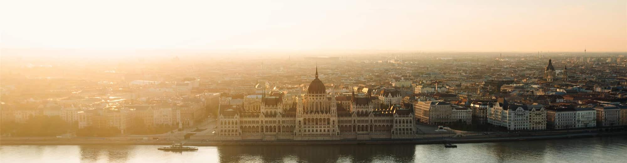 Activation Content B2C - VOL.001 - Activation_Content_B2C-Destination_Explorer_Mindset_Gastronomy-Radisson_Collection-Homepage_Banner_Web_SoMe_CRM_Web_Module-Image_Influencer-Other-EN-CESEEBA-General