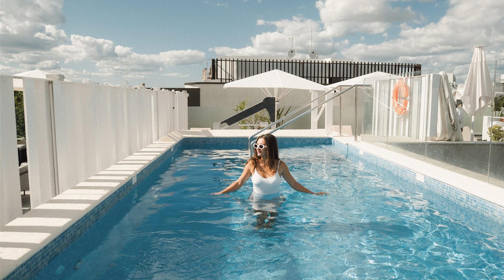 Activation Content B2C - VOL.001 - Activation_Content_B2C-Destination-Radisson_Collection-SoMe-Carousel-1000x300-EN_ES-MED-General