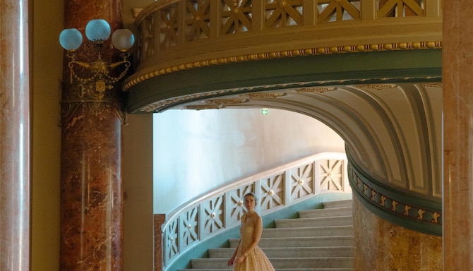 Activation Content B2C - VOL.001 - Activation_Content_B2C-Destination_Explorer_Mindset_Feel_Good-Radisson_Blu-SoMe_Web_Module-Image_Influencer-Other-EN-CESEEBA-Leisure