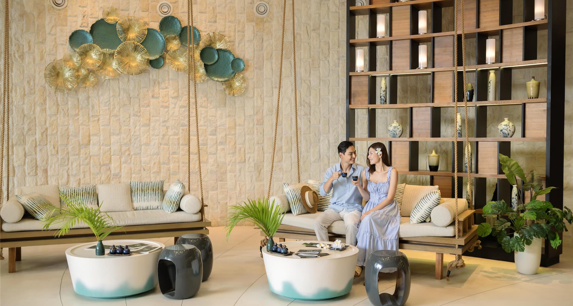 Activation Content B2C - VOL.001 - Activation_Content_B2C-Radisson_Blu-Web_Module-1080x1920-EN_VI-SEAP-General