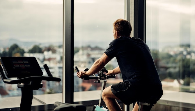 Activation Content B2C - VOL.004 - Activation_Content_B2C-AdventureandSports_Explorer_Mindset_Super_Breakfast_Sports_Approved_Rad_Pets_Pets-Radisson_Blu-UGC_SoMe-Carousel_Image_Influencer_Slideshow_UGC-1x1-NO-Global_NOBLX-Couples