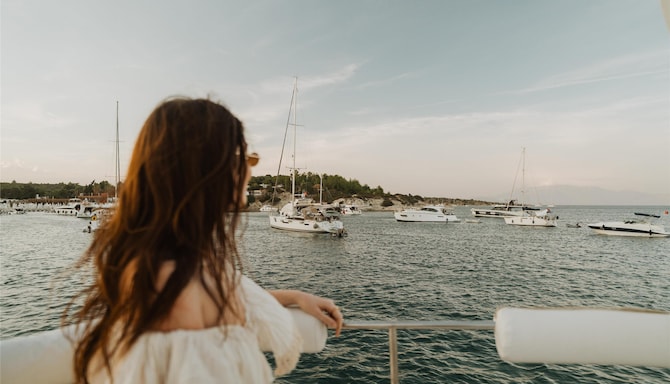 Discovering the city from the sea