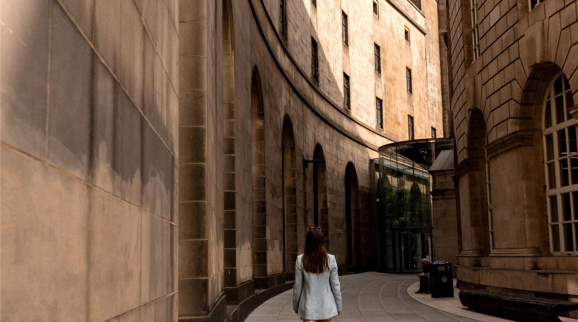 Activation Content B2C - VOL.006 - Activation_Content_B2C-Design_Destination_Leisure_Local_Heritage_Memorable_Moments_Spa_Style-Radisson_Collection-SoMe_Web_Module_UGC-Carousel_Image_Influencer_UGC-1080x1920-EN-UKI-General