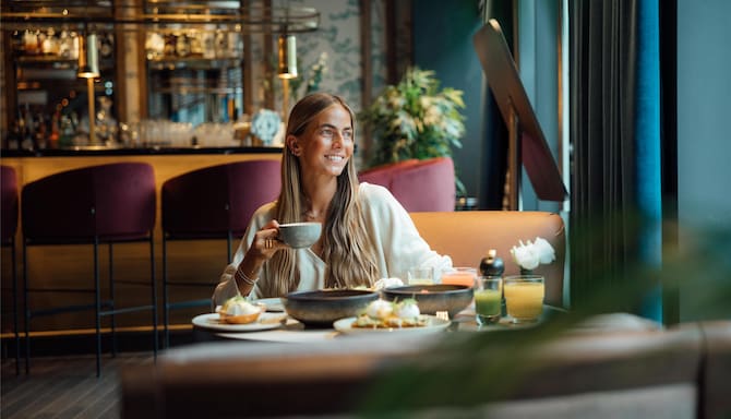 Activation Content B2C - VOL.006 - Activation_Content_B2C-Radisson_Collection-Web_Module-16x9-NA-CESEEBA-General