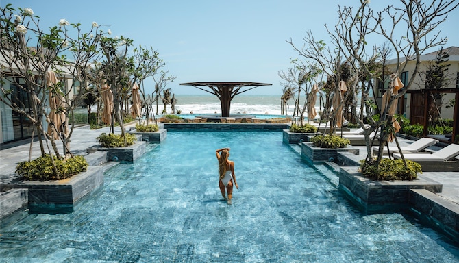 Activation Content B2C - VOL.007 - Activation_Content_B2C-Radisson-Web_Module-1080x1920-VI-SEAP-General