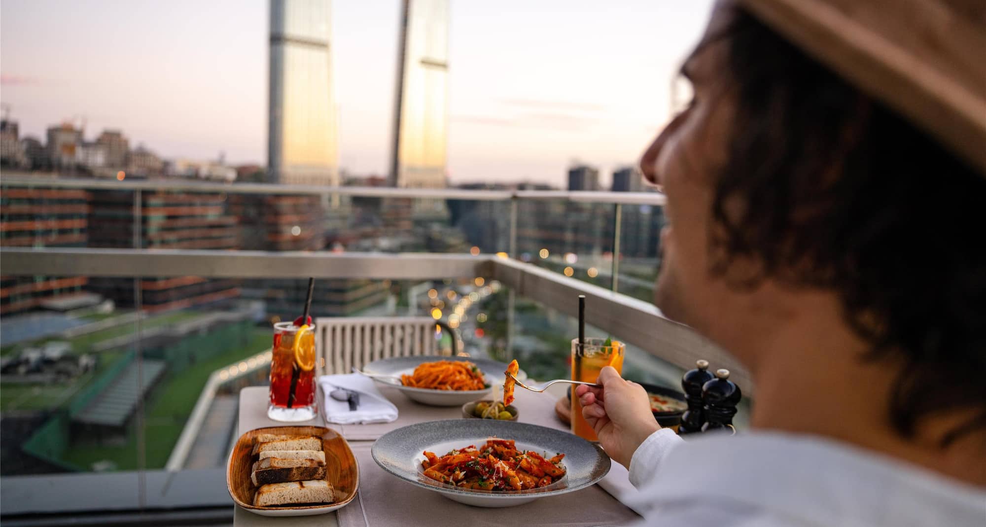 Activation Content B2C - VOL.008 - Activation_Content_B2C-Radisson_Collection-Web_Module-1080x1920-TR_EN-MEAT-General