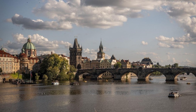 Activation Content B2C - VOL.008 - Activation_Content_B2C-Destination_Explorer_Mindset-Radisson_Blu-SoMe_Other_Display_CRM_Web_Module-Image_Influencer-Other-EN-CESEEBA-Leisure