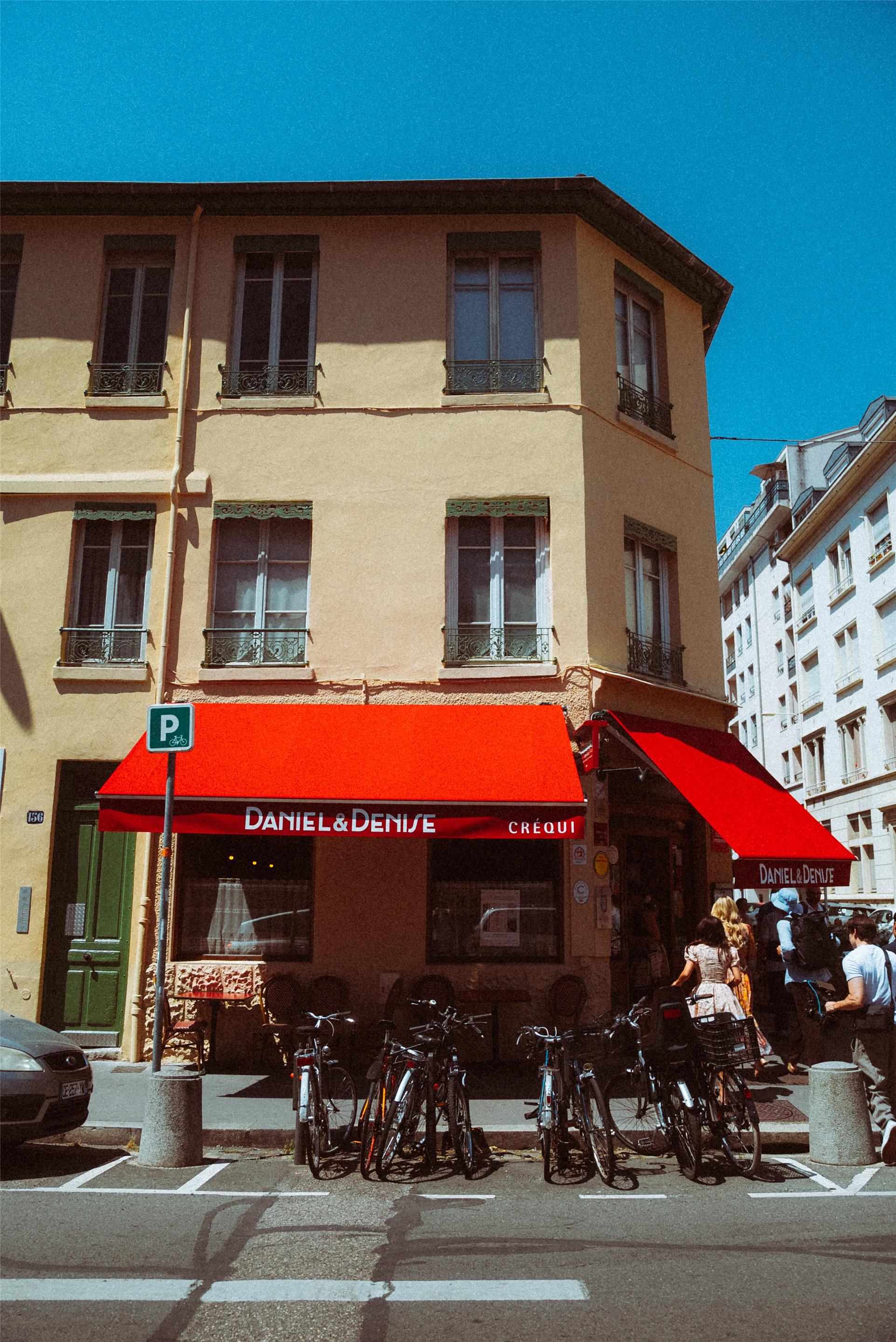 A traditional Lyonnais Bouchon