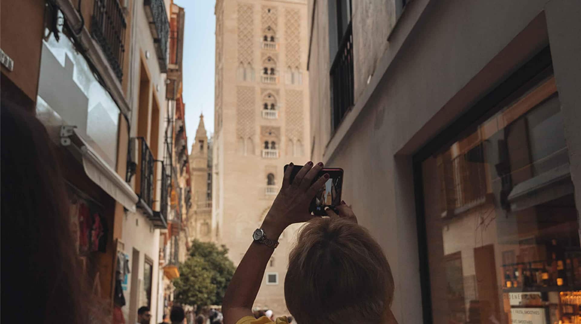 Activation Content B2C - VOL.009 - Activation_Content_B2C-Radisson_Collection-Homepage_Banner_Web-1000x300-ES_EN-MED-General-Life At Radisson