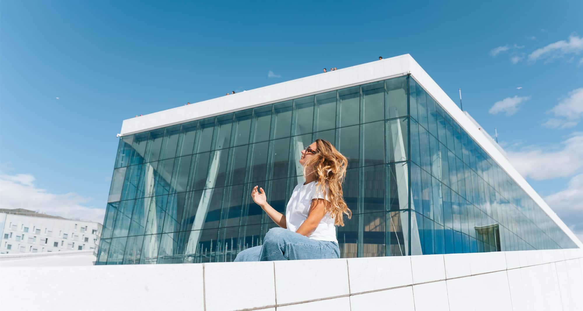 Activation Content B2C - VOL.009 - Activation_Content_B2C-Destination-Radisson_RED-Homepage_Banner_Web_SoMe-Carousel-1080x1920-EN-NOBLX-General