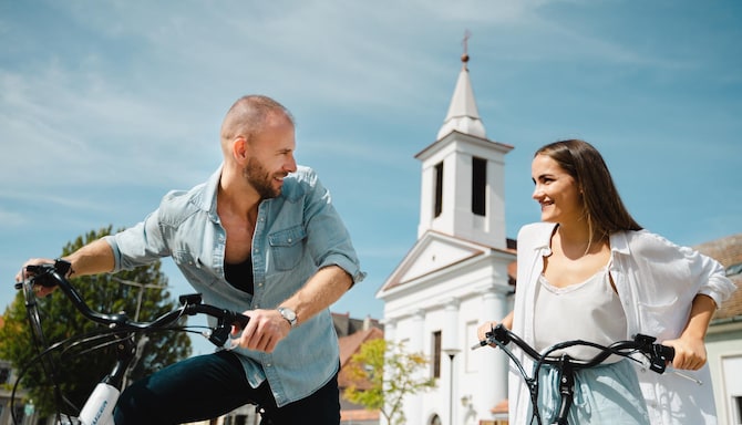 Cycle Through Sarvar