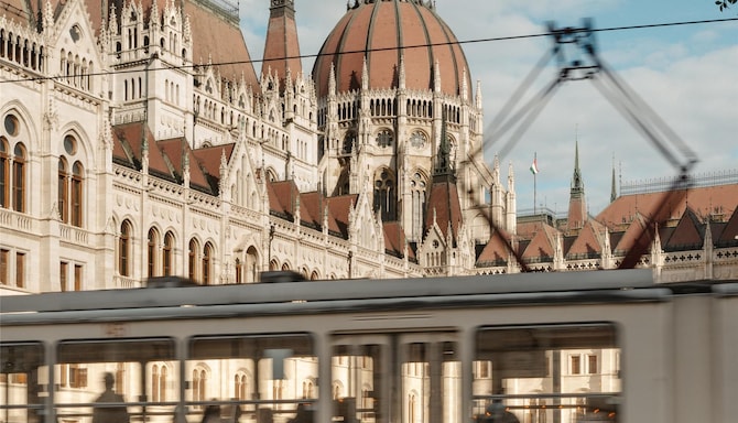 Activation Content B2C - VOL.009 - Activation_Content_B2C-Destination_FandB_Explorer_Mindset_Leisure-Radisson_Collection-SoMe_Web_Module-Image_Influencer-Other-EN-CESEEBA-Leisure