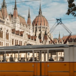 Activation Content B2C - VOL.009 - Activation_Content_B2C-Destination_FandB_Explorer_Mindset_Leisure-Radisson_Collection-SoMe_Web_Module-Image_Influencer-Other-EN-CESEEBA-Leisure