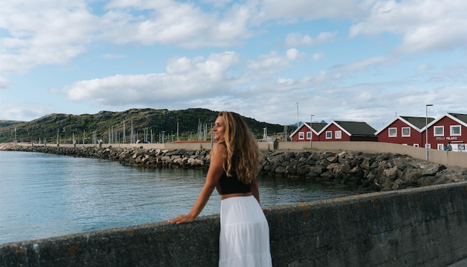 Activation Content B2C - VOL.010 - Activation_Content_B2C-AdventureandSports_Destination_Outdoor_Lifestyle_Explorer_Mindset-Radisson_Blu-Homepage_Banner_Web_SoMe-Carousel-1080x1920-EN-NOBLX-General