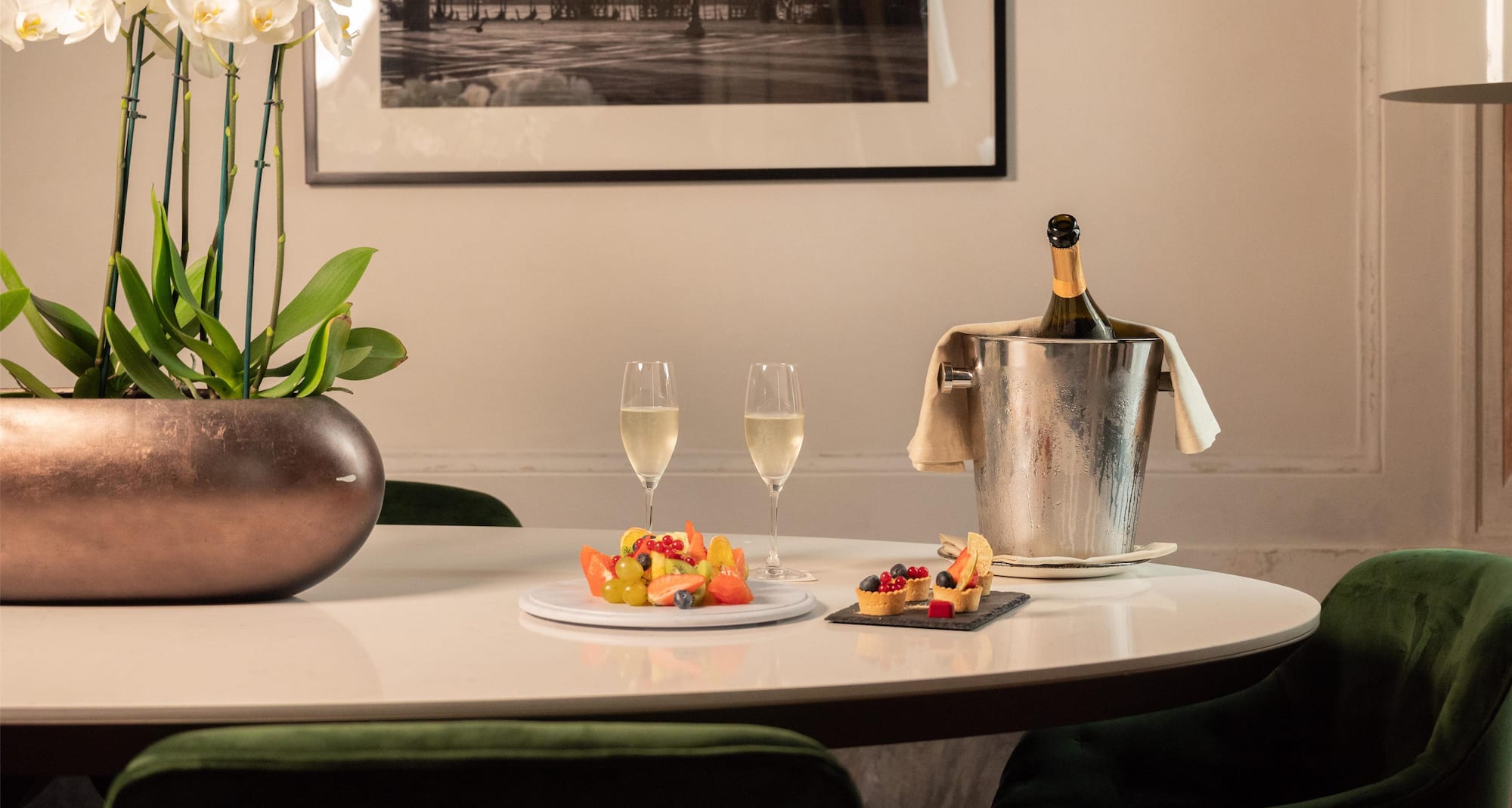 Activation Content B2C - VOL.010 - Activation_Content_B2C-Radisson_Collection-Web_Module-16x9-NA-MED-General