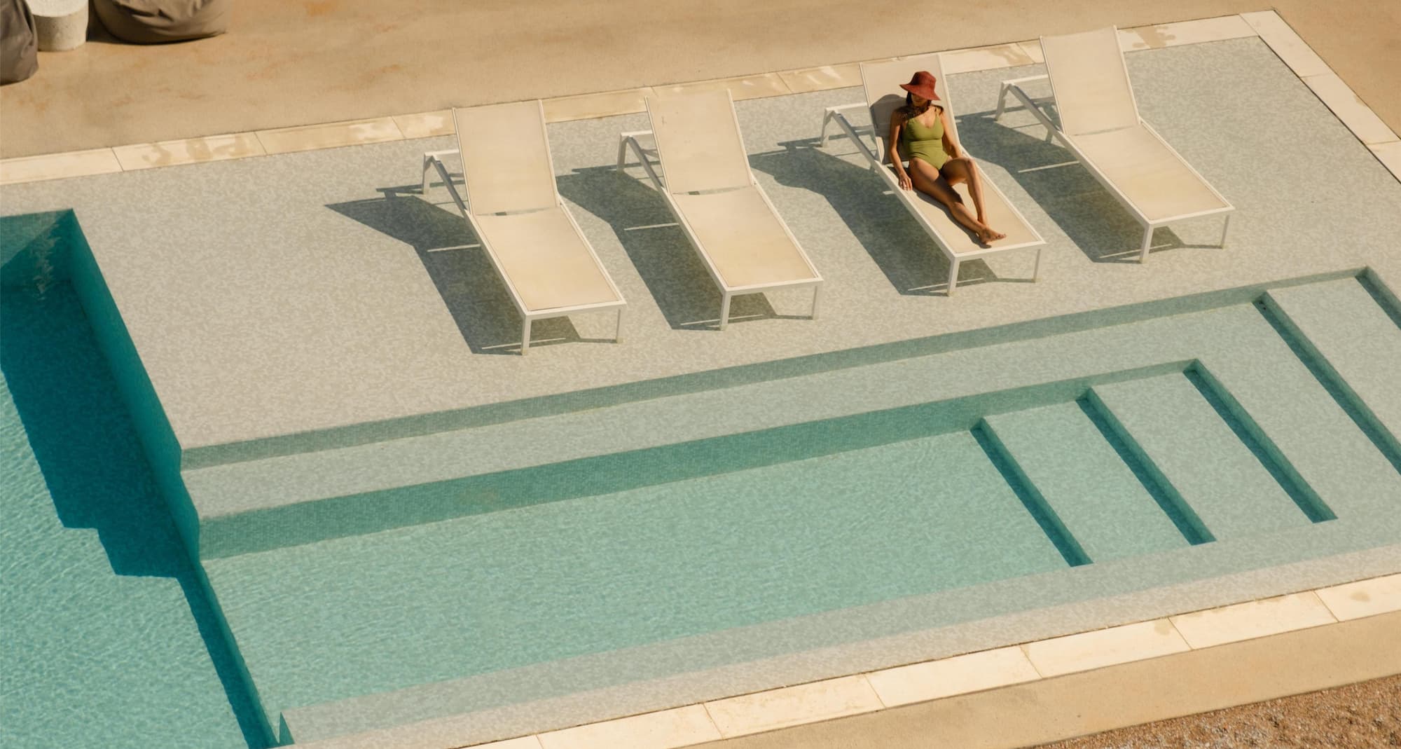 Radisson Resort Plaza Skiathos - Relaxing by the pool