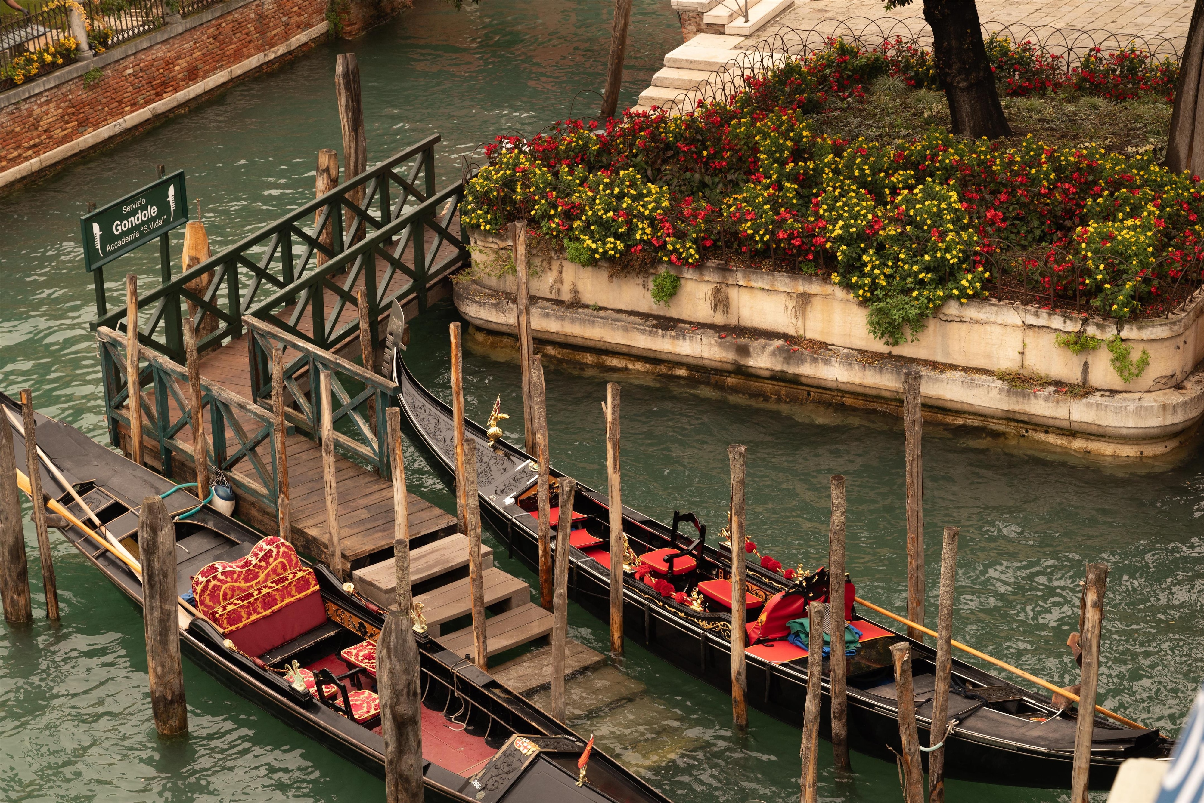 San Vidal Gondola Station, Venice