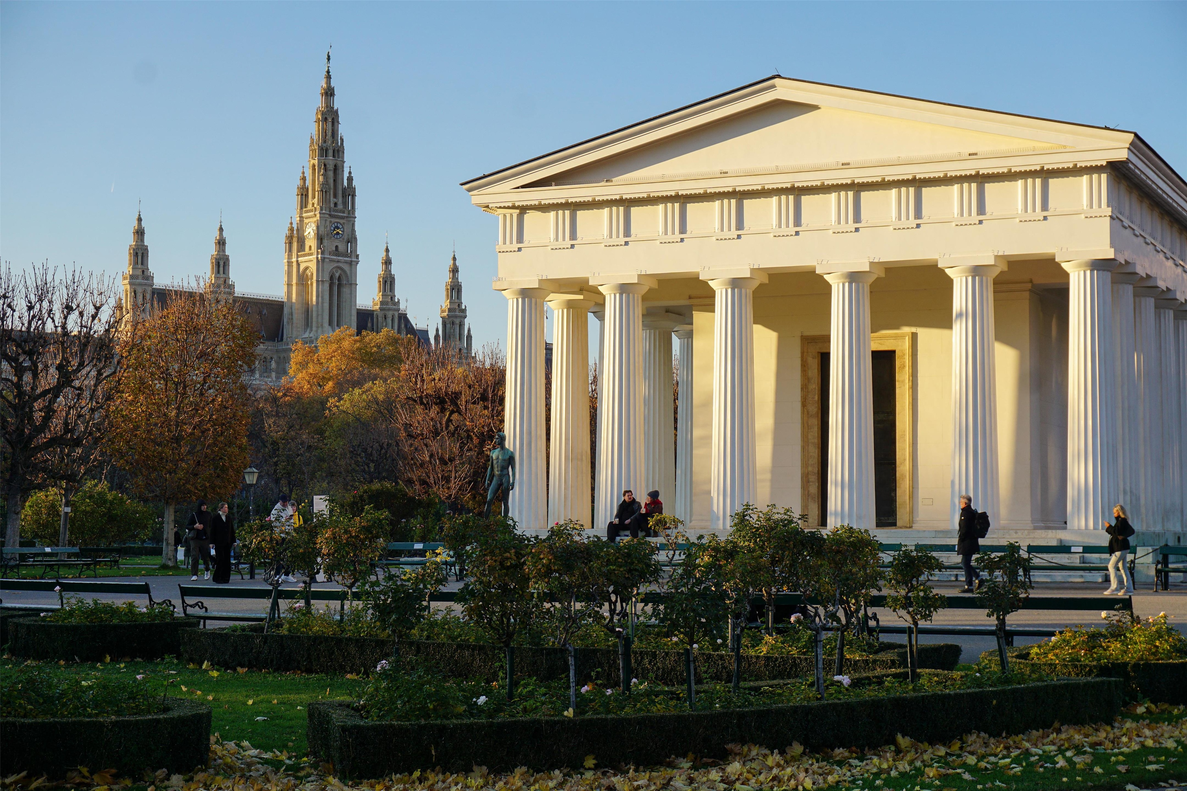 Volksgarten with a view of the Vienna City Hall