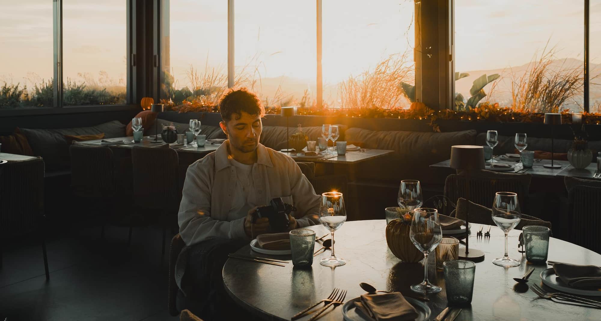 Radisson Blu Park Hotel, Athens - 10 Urban Roof restaurant sunset