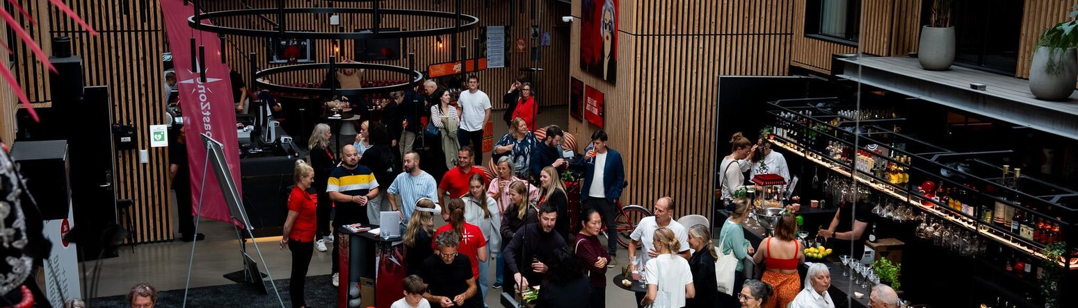 Activation Content B2C - VOL.011 - Activation_Content_B2C-Radisson_RED-Other-1080x1920-EN-NOBLX-General