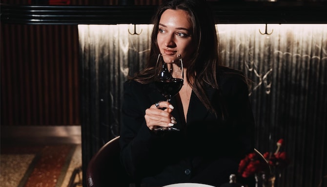 Activation Content B2C - VOL.012 - Activation_Content_B2C_Best_Place_Connection_Hub_Creative_Hub_CultureandCommunity_Destination_Gastronomy_Leisure_Local_Heritage_Marketing_Campaign_Radisson_RED_SoMe_Other_Display_CRM_Web_Module_Other_Carousel_Image_Reels_Video_1080x1920_EN_MEAT_General