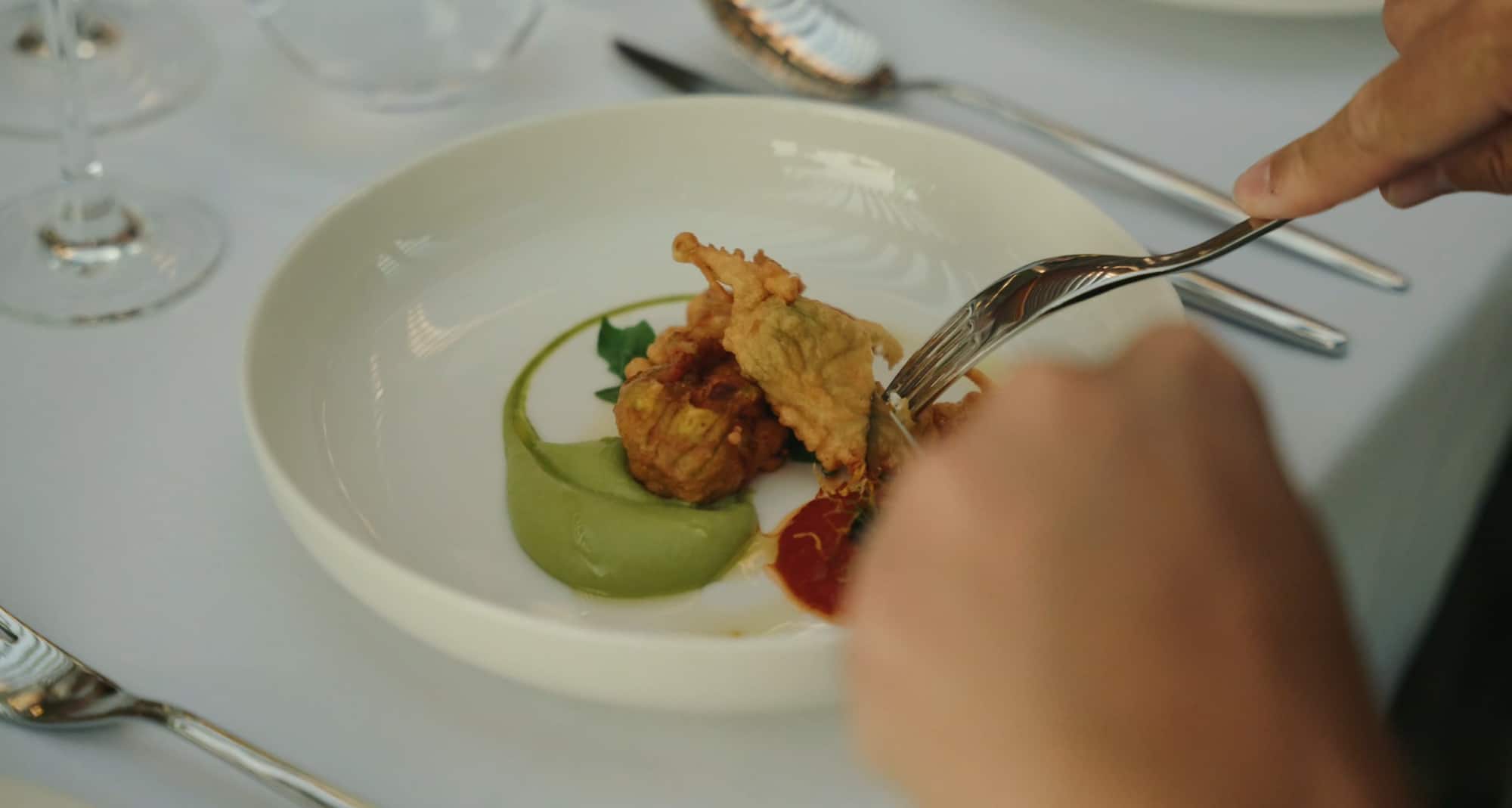 Activation Content B2C - VOL.012 - Activation_Content_B2C-Radisson_Blu-Web_Module-16x9-EN-MED-General