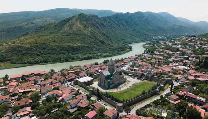 Activation Content B2C - VOL.012 - Activation_Content_B2C_Best_Place_Connection_Hub_Creative_Hub_CultureandCommunity_Destination_Gastronomy_Leisure_Local_Heritage_Marketing_Campaign_Radisson_RED_SoMe_Other_Display_CRM_Web_Module_Other_Carousel_Image_Reels_Video_1080x1920_EN_MEAT_General