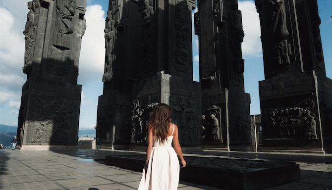 Activation Content B2C - VOL.012 - Activation_Content_B2C_Best_Place_Connection_Hub_Creative_Hub_CultureandCommunity_Destination_Gastronomy_Leisure_Local_Heritage_Marketing_Campaign_Radisson_RED_SoMe_Other_Display_CRM_Web_Module_Other_Carousel_Image_Reels_Video_1080x1920_EN_MEAT_General