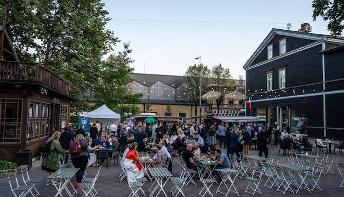 Activation Content B2C - VOL.013 - Activation_Content_B2C-Park_Inn-Homepage_Banner_Web-1080x1080-EN-CESEEBA-General